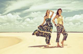 Isabeli Fontana feet photo thumbnail