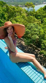 Isabeli Fontana feet photo thumbnail