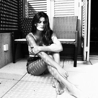 Isabeli Fontana feet photo thumbnail