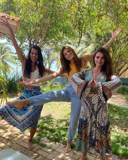 Isabeli Fontana feet photo thumbnail