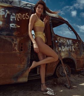 Isabeli Fontana feet photo thumbnail