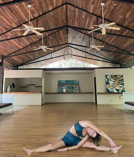 Isabeli Fontana feet photo thumbnail