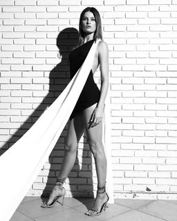 Isabeli Fontana feet photo thumbnail