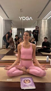 Isabeli Fontana feet photo thumbnail