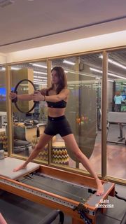 Isabeli Fontana feet photo thumbnail