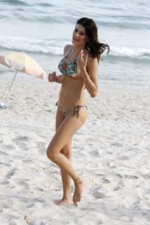 Isabeli Fontana feet photo thumbnail