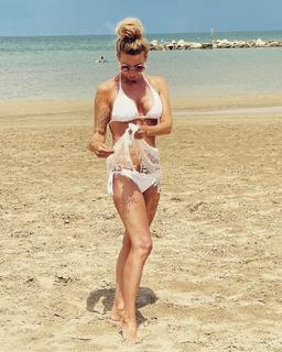 Isabell Hertel feet photo 2