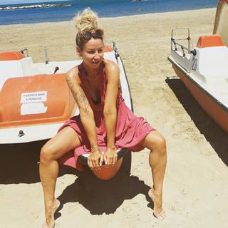 Isabell Hertel feet photo 1
