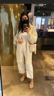 Isabella Fiorentino feet photo thumbnail