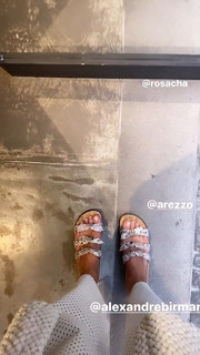 Isabella Fiorentino feet photo thumbnail
