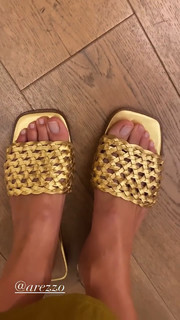 Isabella Fiorentino feet photo thumbnail