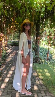 Isabella Fiorentino feet photo thumbnail