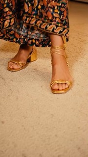 Isabella Fiorentino feet photo thumbnail