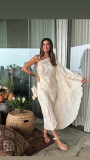 Isabella Fiorentino feet photo thumbnail