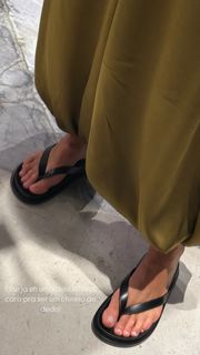 Isabella Fiorentino feet photo thumbnail