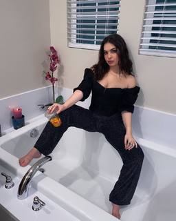 Isabella Gomez feet photo 6