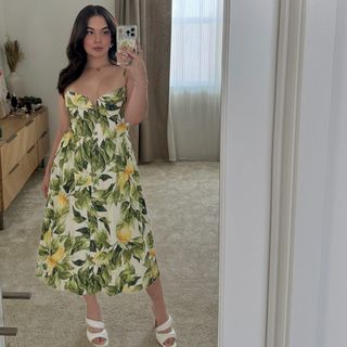 Isabella Gomez feet photo 13