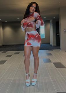 Isabella Ladera feet photo 10