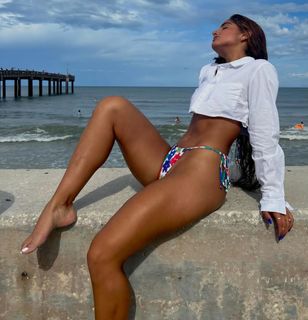 Isabella Ladera feet photo 8