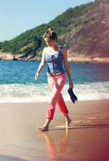 Isabella Santoni feet photo thumbnail