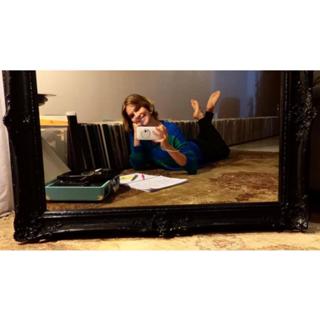 Isabella Santoni feet photo thumbnail