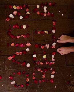Isabella Santoni feet photo thumbnail