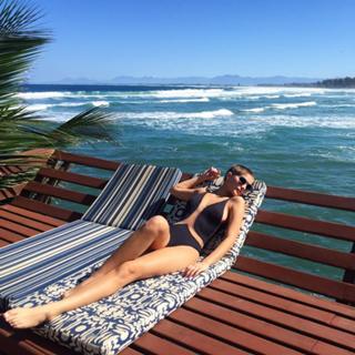 Isabella Santoni feet photo thumbnail