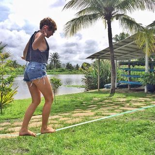 Isabella Santoni feet photo thumbnail
