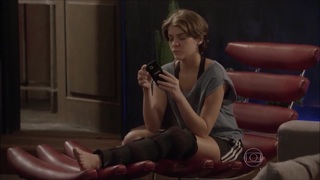 Isabella Santoni feet photo thumbnail