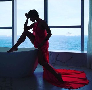 Isabella Santoni feet photo thumbnail