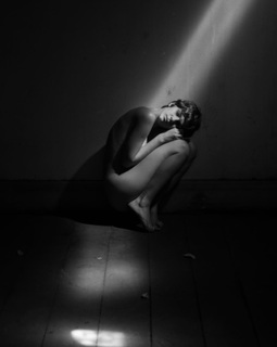 Isabella Santoni feet photo thumbnail