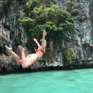 Isabella Santoni feet photo thumbnail