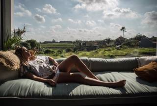 Isabella Santoni feet photo thumbnail