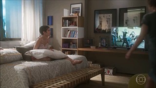 Isabella Santoni feet photo thumbnail