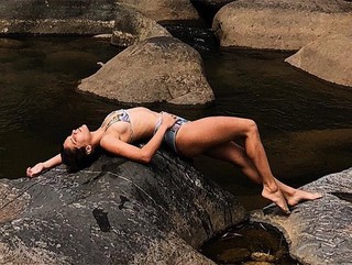 Isabella Santoni feet photo thumbnail