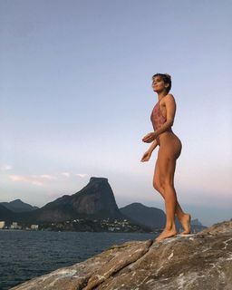 Isabella Santoni feet photo thumbnail
