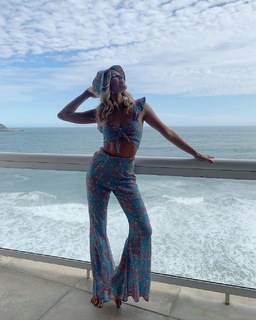 Isabella Santoni feet photo thumbnail