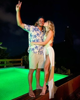 Isabella Santoni feet photo thumbnail