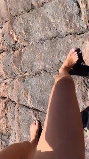 Isabella Santoni feet photo thumbnail