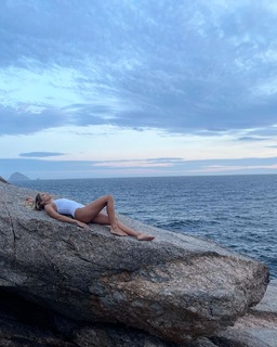 Isabella Santoni feet photo thumbnail