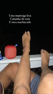 Isabella Santoni feet photo thumbnail