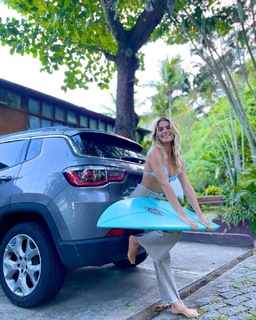 Isabella Santoni feet photo thumbnail