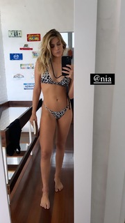 Isabella Santoni feet photo thumbnail