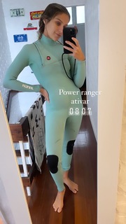 Isabella Santoni feet photo thumbnail