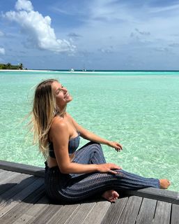 Isabella Santoni feet photo thumbnail