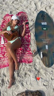 Isabella Santoni feet photo thumbnail