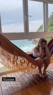 Isabella Santoni feet photo thumbnail