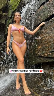 Isabella Santoni feet photo thumbnail
