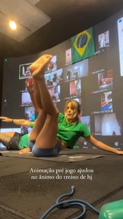 Isabella Santoni feet photo thumbnail
