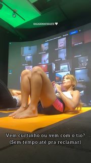Isabella Santoni feet photo thumbnail